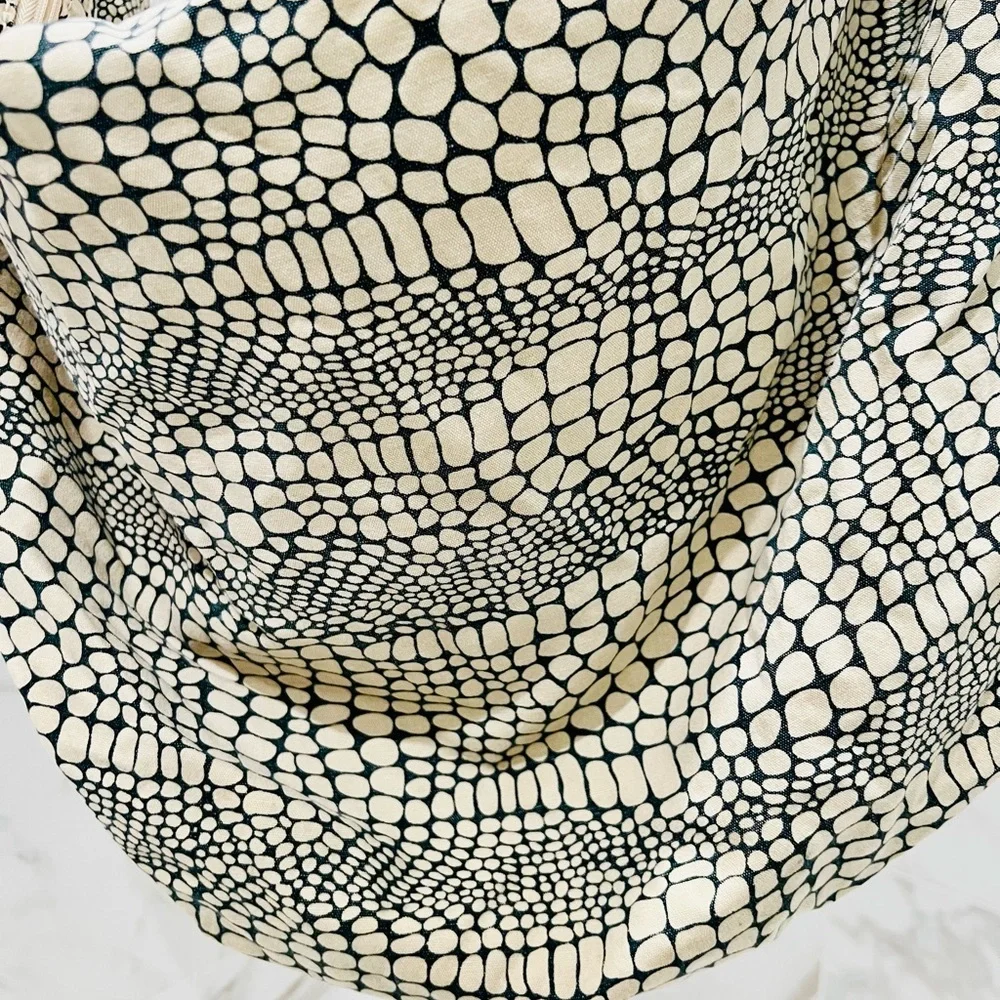 Old Navy Black and Cream Hobo Bag